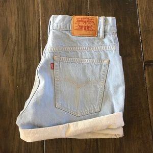 VINTAGE LEVI SHORTS (10) ☀️